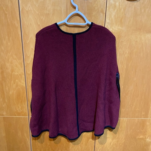 Sweater cape - Picture 2 of 3